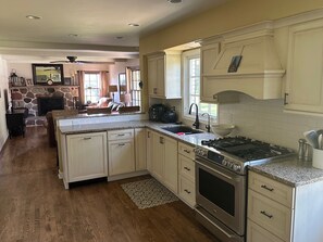 Fridge, microwave, oven, stovetop - Entire House for Rent in Elm Grove with Pool (Elm Grove)