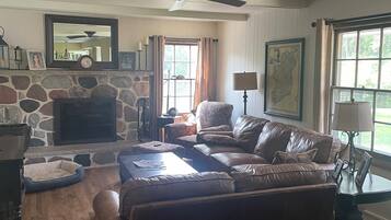 智能电视、壁炉