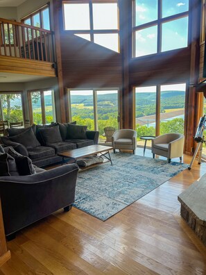 Smart TV, fireplace, video games, ping pong