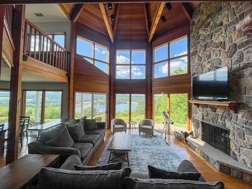 Endless Lake Views, Amazing Sunsets overlooking a state park!