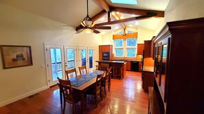 تناول الطعام