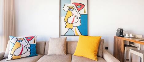 智能电视、电脑显示器