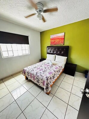 3 Schlafzimmer, Daunenbettdecken, Bügeleisen/Bügelbrett