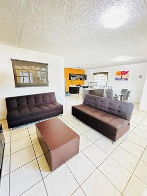 42-Zoll-Smart-TV mit Kabelempfang