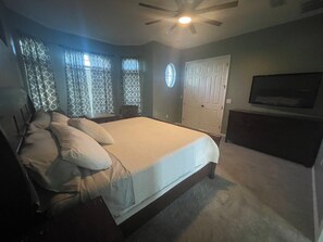 3 chambres, fer et planche à repasser, Wi-Fi gratuit, draps fournis