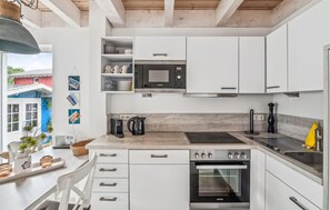 Fridge, stovetop, dishwasher, coffee/tea maker - Lovely home in Süssau/Ostsee with sauna (Süssau/Ostsee)