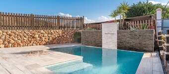 Country House 'Cortijo Pinsapo' with Mountain View, Wi-Fi and Air Conditioning