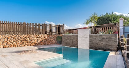 Country House 'Cortijo Pinsapo' with Mountain View, Wi-Fi and Air Conditioning