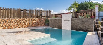 Country House 'Cortijo Pinsapo' with Mountain View, Wi-Fi and Air Conditioning