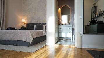 1 bedroom, desk, iron/ironing board, free WiFi