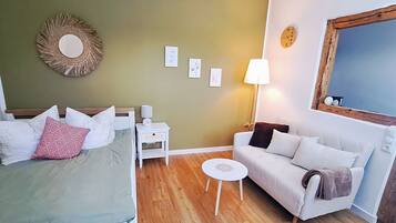 1 Schlafzimmer, Reisekinderbett, kostenloses WLAN, Bettwäsche