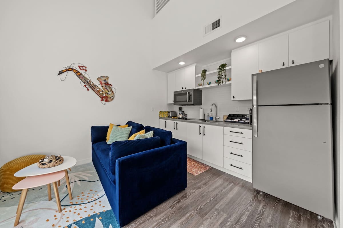 Loft, varias camas, vista a la ciudad | 1 habitación, ropa de cama hipoalergénica y muebles diferentes