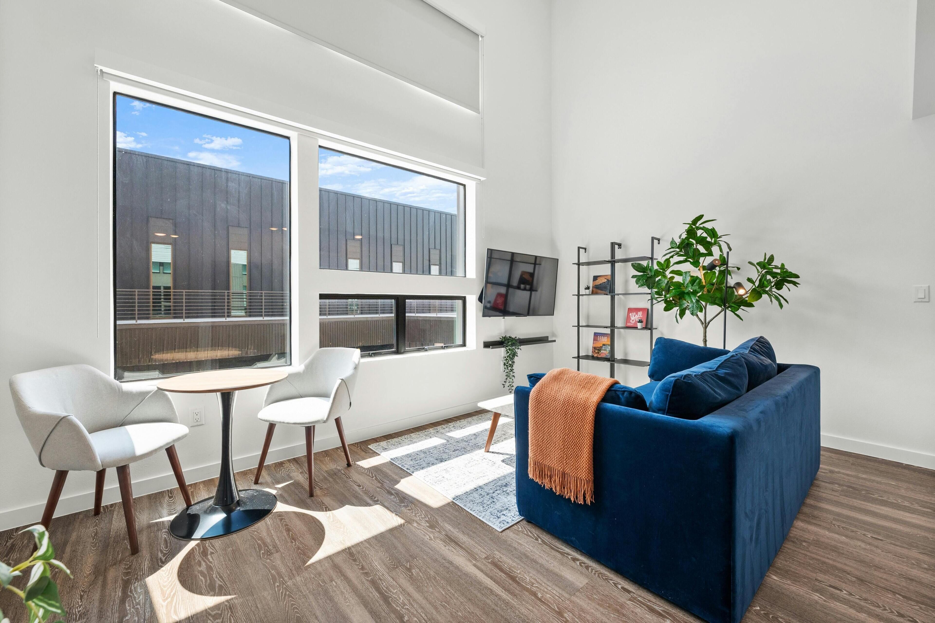 Loft, 1 Queen Bed with Sofa bed, City View | Hypo-allergenic bedding, individually furnished, iron/ironing board