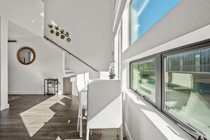 Loft, Multiple Beds, City View - Holly House (Austin)