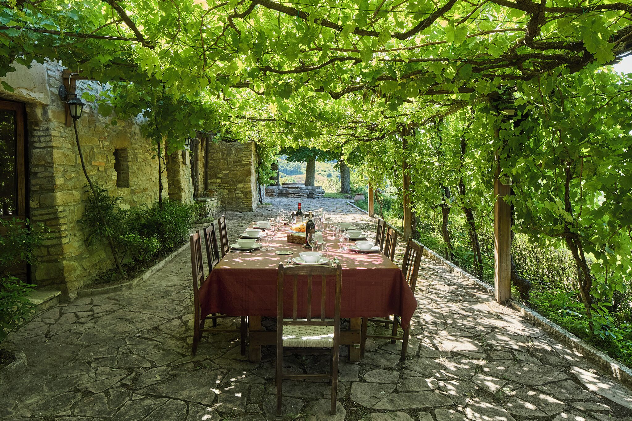 تناول الطعام بالخارج