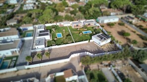 Exterior - Beautiful Villa for 12 Guests – Adults Only (25+) with Private Pool, Wi-Fi & Air Conditioning (Chiclana de la Frontera)