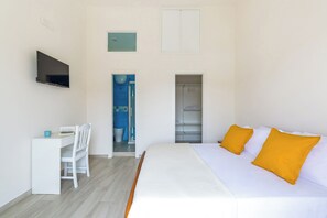 Apartment | 2 bedrooms, desk, cribs/infant beds, free WiFi