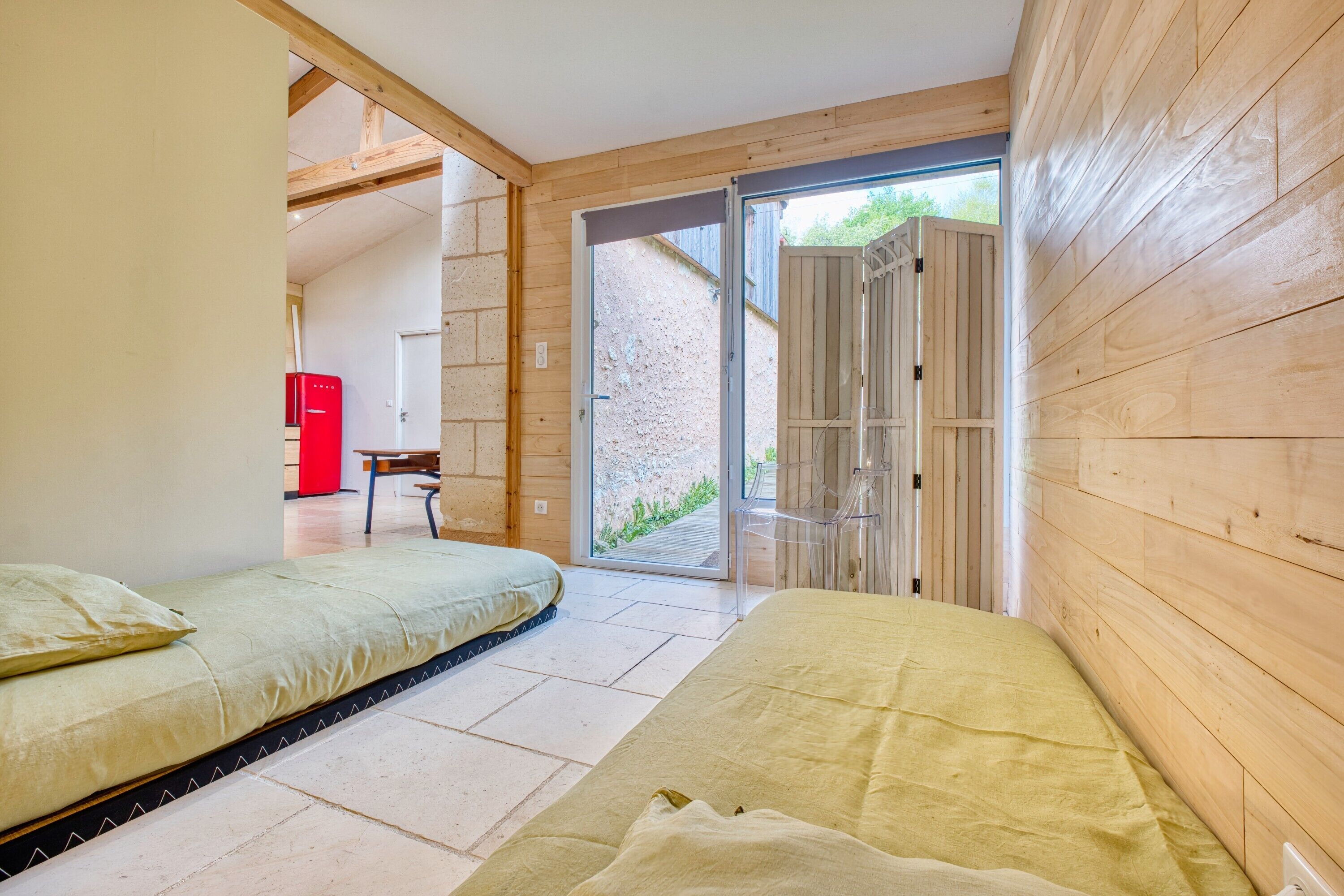 3 slaapkamers, een strijkplank/strijkijzer, gratis wifi, beddengoed