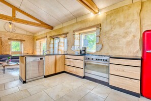 Kühlschrank, Ofen, Herdplatte, Geschirrspüler