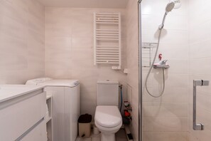 Ducha, artículos de tocador gratuitos, secador de pelo