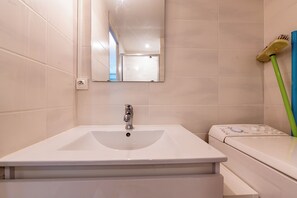 Bruser, gratis toiletartikler, hårtørrer