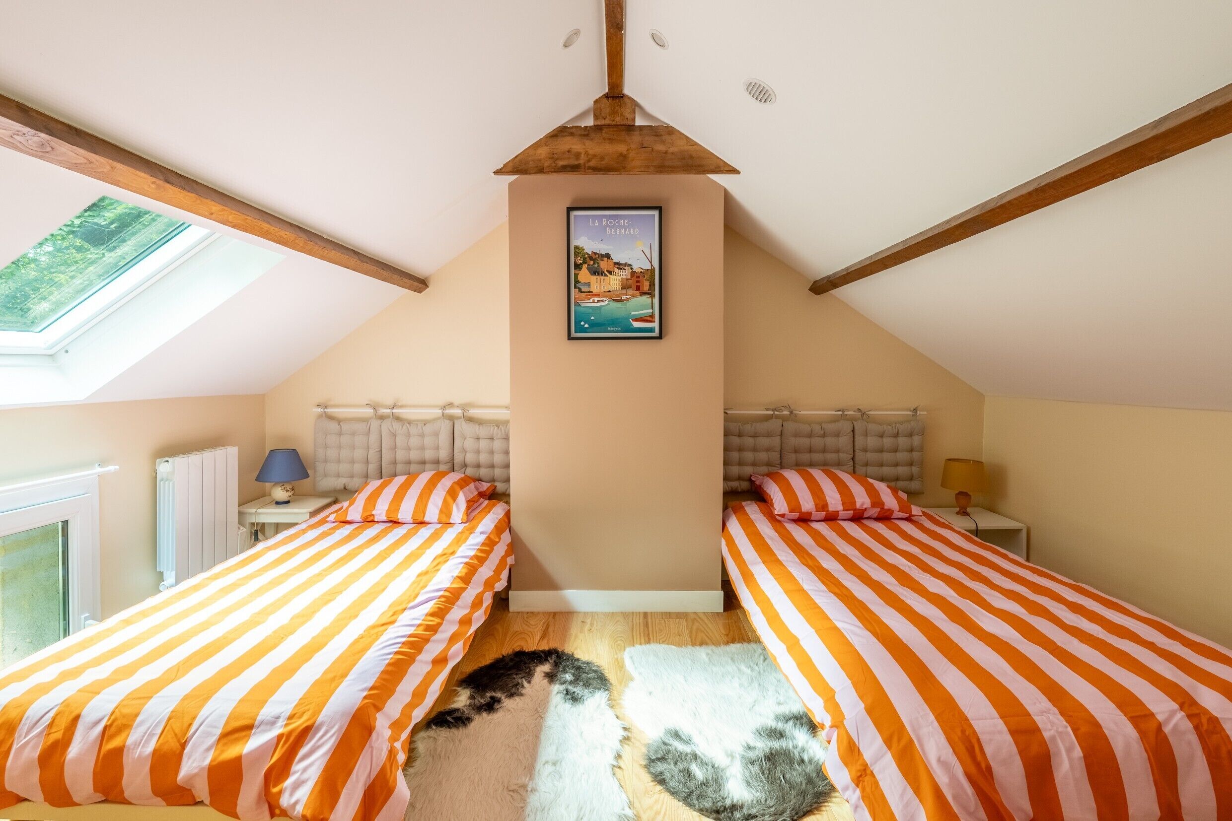 2 slaapkamers, een strijkplank/strijkijzer, gratis wifi, beddengoed