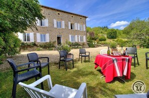 屋外ダイニングエリア