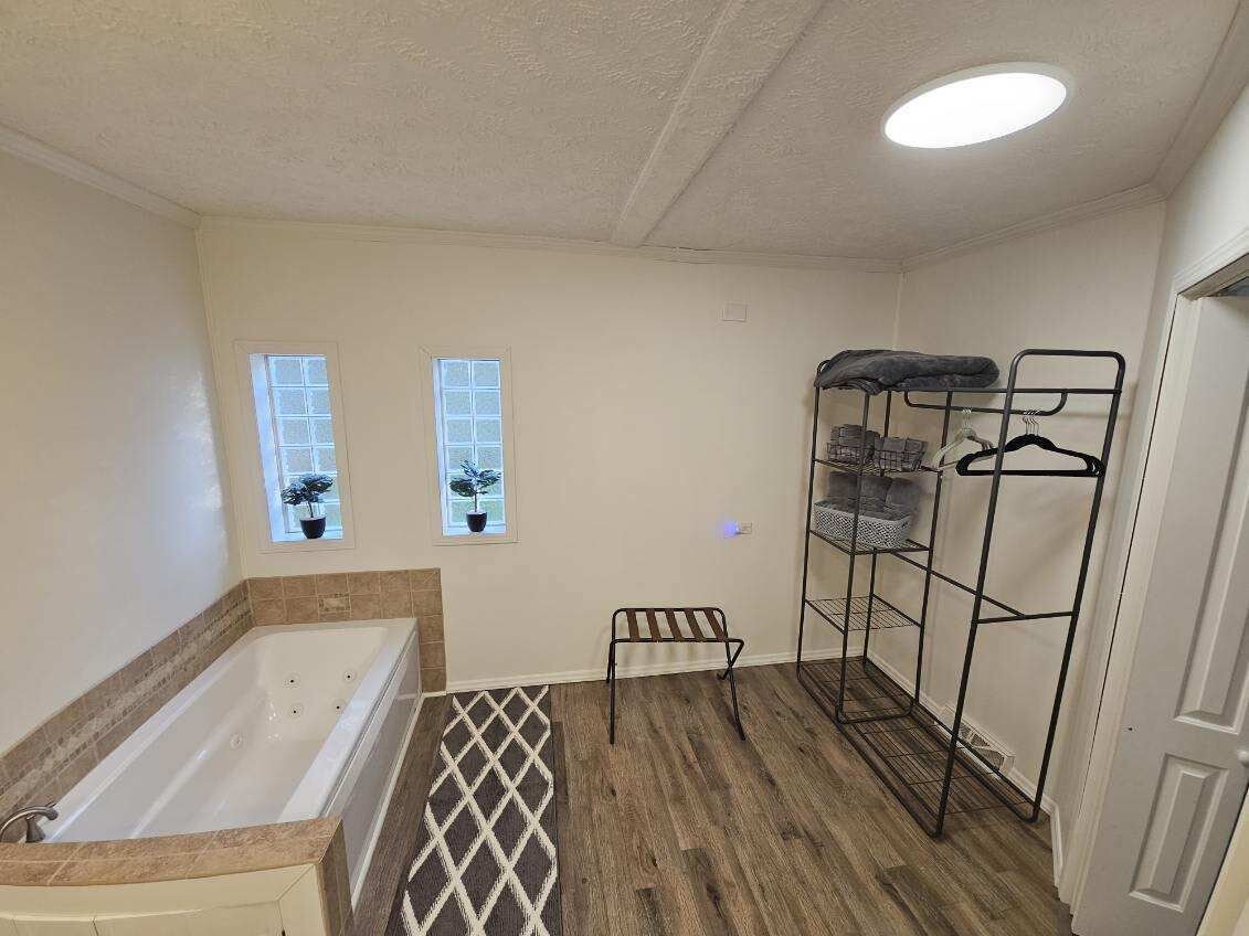 Towels, soap, shampoo, toilet paper