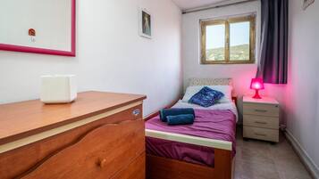 3 habitaciones, tabla de planchar con plancha y wifi gratis