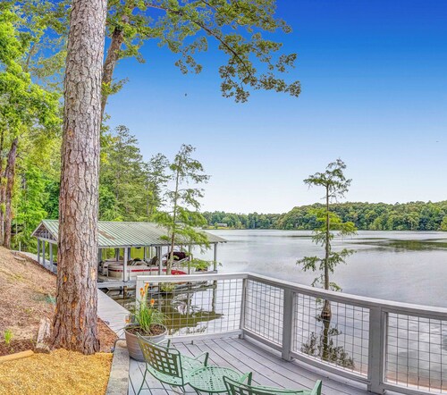 Charming Cottage at Weoka on Lake Jordan perfect for fishing and playing