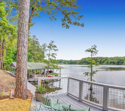 Charming Cottage at Weoka on Lake Jordan perfect for fishing and playing