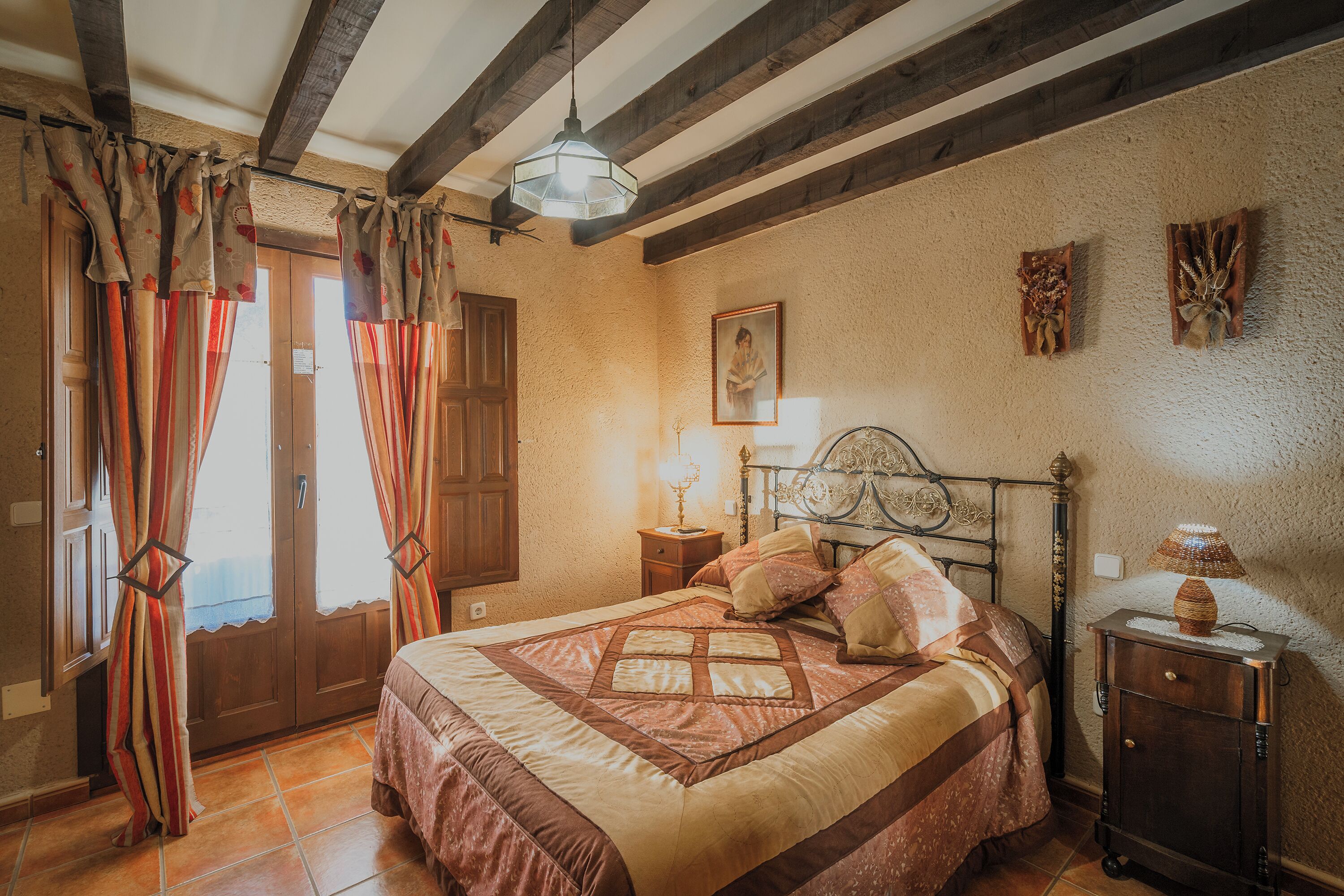 5 quartos, ferros/tábuas de passar roupa, Wi-Fi de cortesia