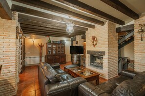 TV, fireplace, DVD player