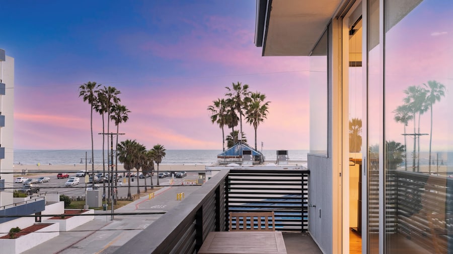 Venice View by Avantstay Walk to Venice Beach Rooftop, Ice Bath, Luxe Design