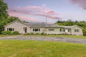 House (Multiple Bedrooms) | Interior - Game Farm Villa by Avantstay 10bdr, Private Pond, Spa, Pool Family-friendly (Palenville)