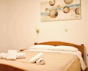 1 bedroom, free WiFi, bed sheets