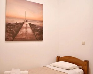 1 bedroom, free WiFi, bed sheets