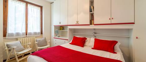 Apartment | 1 bedroom, iron/ironing board, cots/infant beds, free WiFi