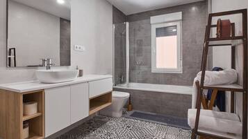 Doccia, asciugacapelli, asciugamani