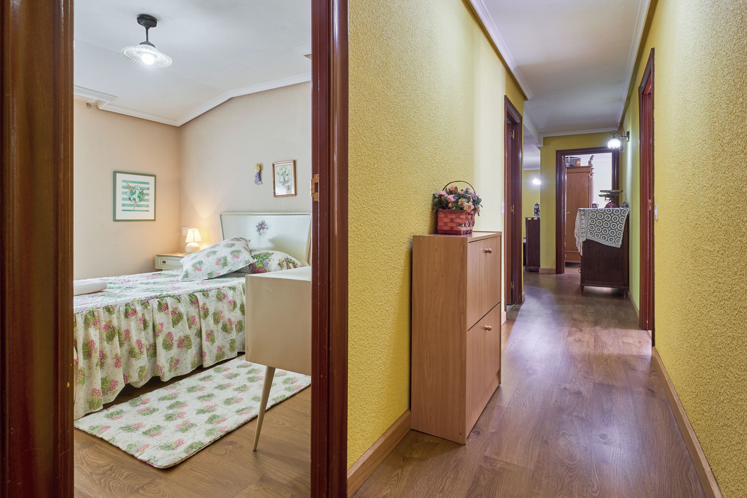 6 slaapkamers, een strijkplank/strijkijzer, gratis wifi, beddengoed