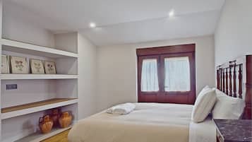 8 slaapkamers, een strijkplank/strijkijzer, gratis wifi, beddengoed