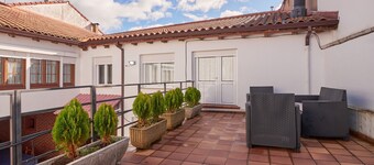 Country House 'El Capricho Del Tejar' with Shared Pool, Private Terrace and Wi-Fi