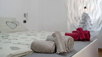 2 chambres, fer et planche Ă repasser, Wi-Fi gratuit, draps fournis