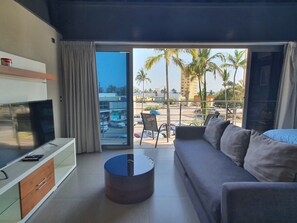 ห้องคอมฟอร์ทสตูดิโอสวีท, ระเบียง, วิวรีสอร์ท | Wi-Fi ฟรี, ทางสำหรับรถเข็น