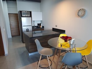 Junior Condo, Balcony, Bay View | Private kitchen