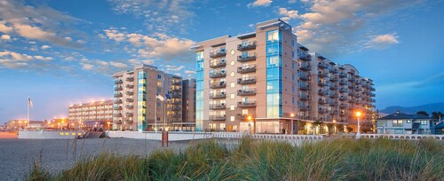 July 4th, 2025 at 5 stars WM Seaside resort. Enjoy Firework @ Oregon Coast