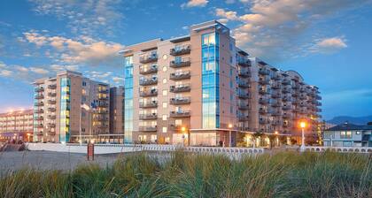 July 4th, 2025 at 5 stars WM Seaside resort. Enjoy Firework @ Oregon Coast