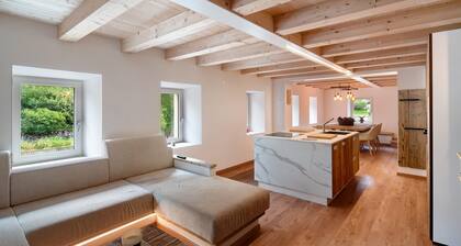 Thari House Dolomiti: Mountain Retreat with Spa, EV Charger & Private Wellness Area