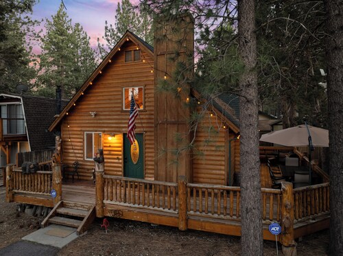 New: Rustic Cabin, Hot Tub, Games