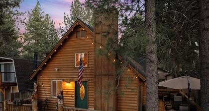 New: Rustic Cabin, Hot Tub, Games